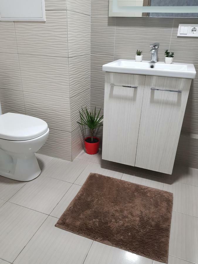 Стильные Аппартаменты На Новых Домах Jarkov Exterior foto